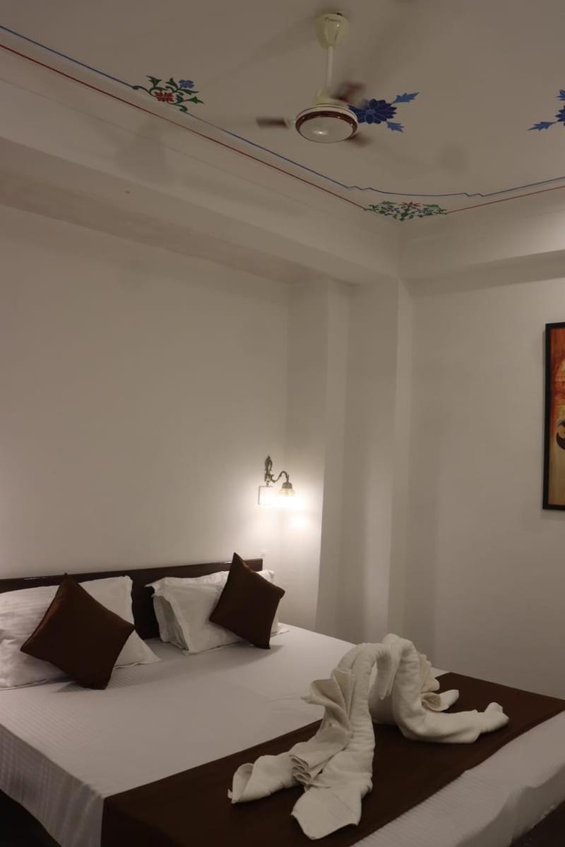 Hotel Shiv Palace Udaipur Exterior photo